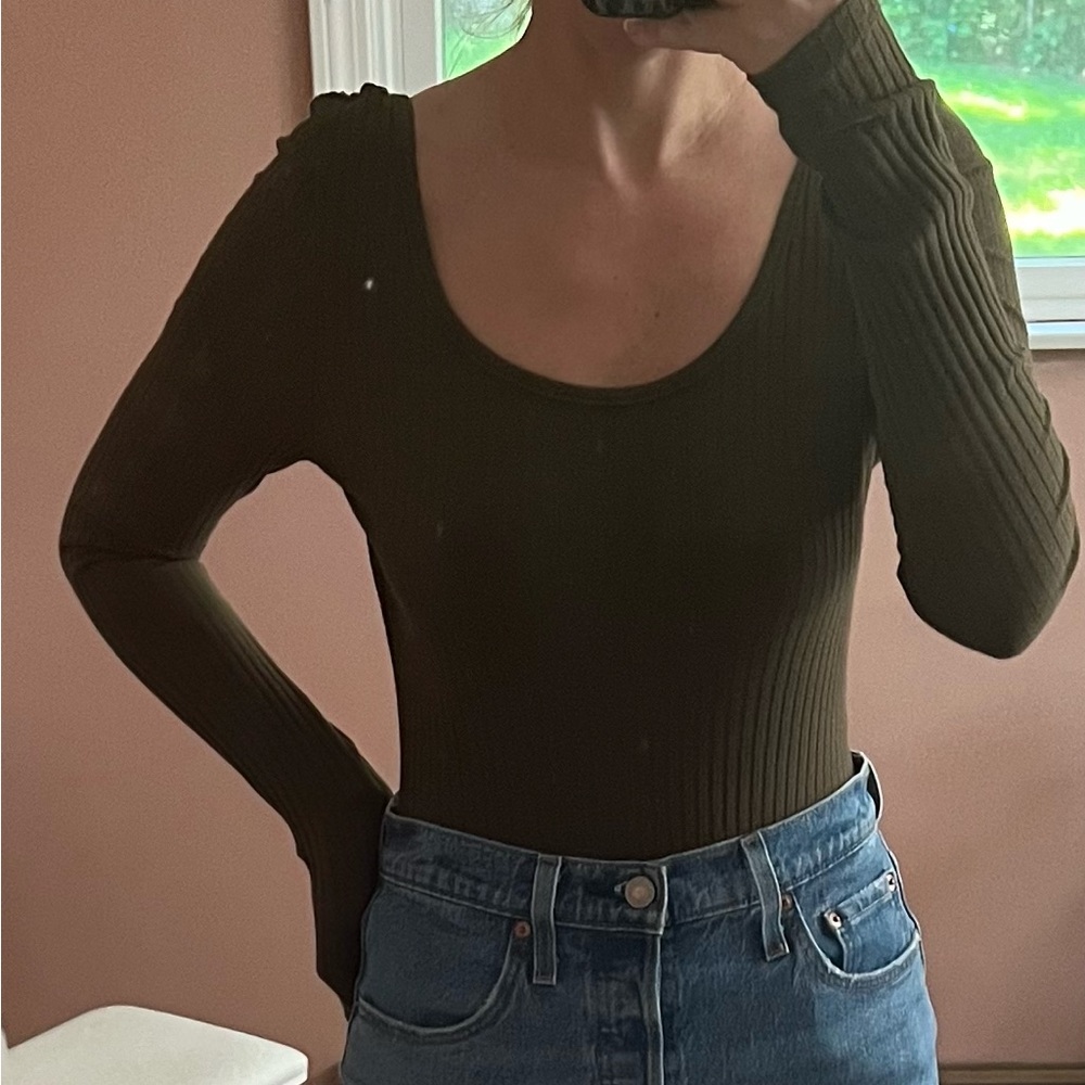 NYTT scoop back, long sleeve bodysuit